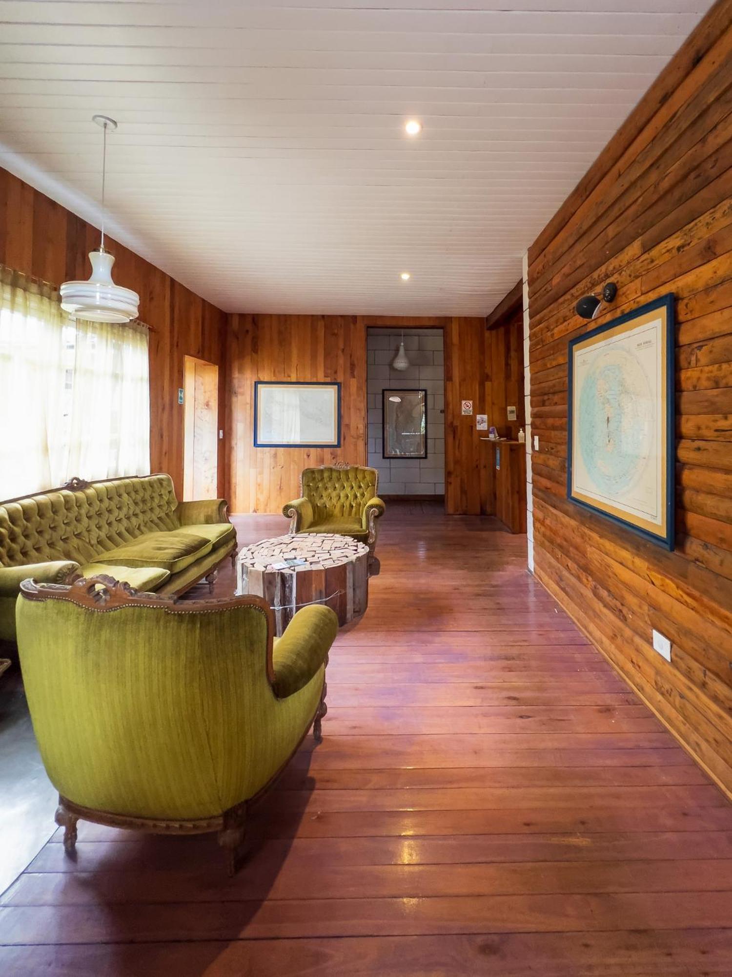 Wesley House Hosteria Boutique San Martin de los Andes Exterior photo