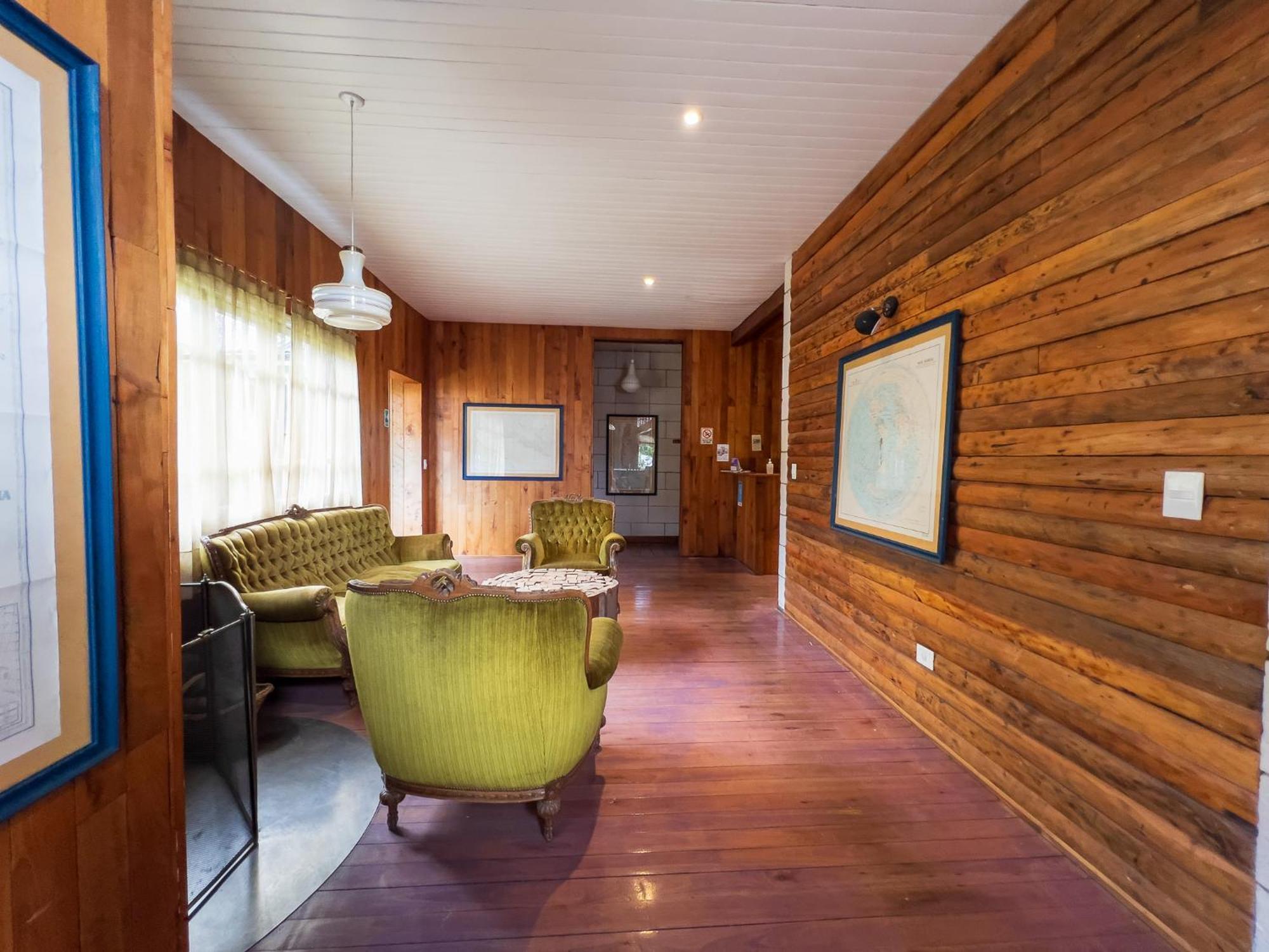 Wesley House Hosteria Boutique San Martin de los Andes Exterior photo
